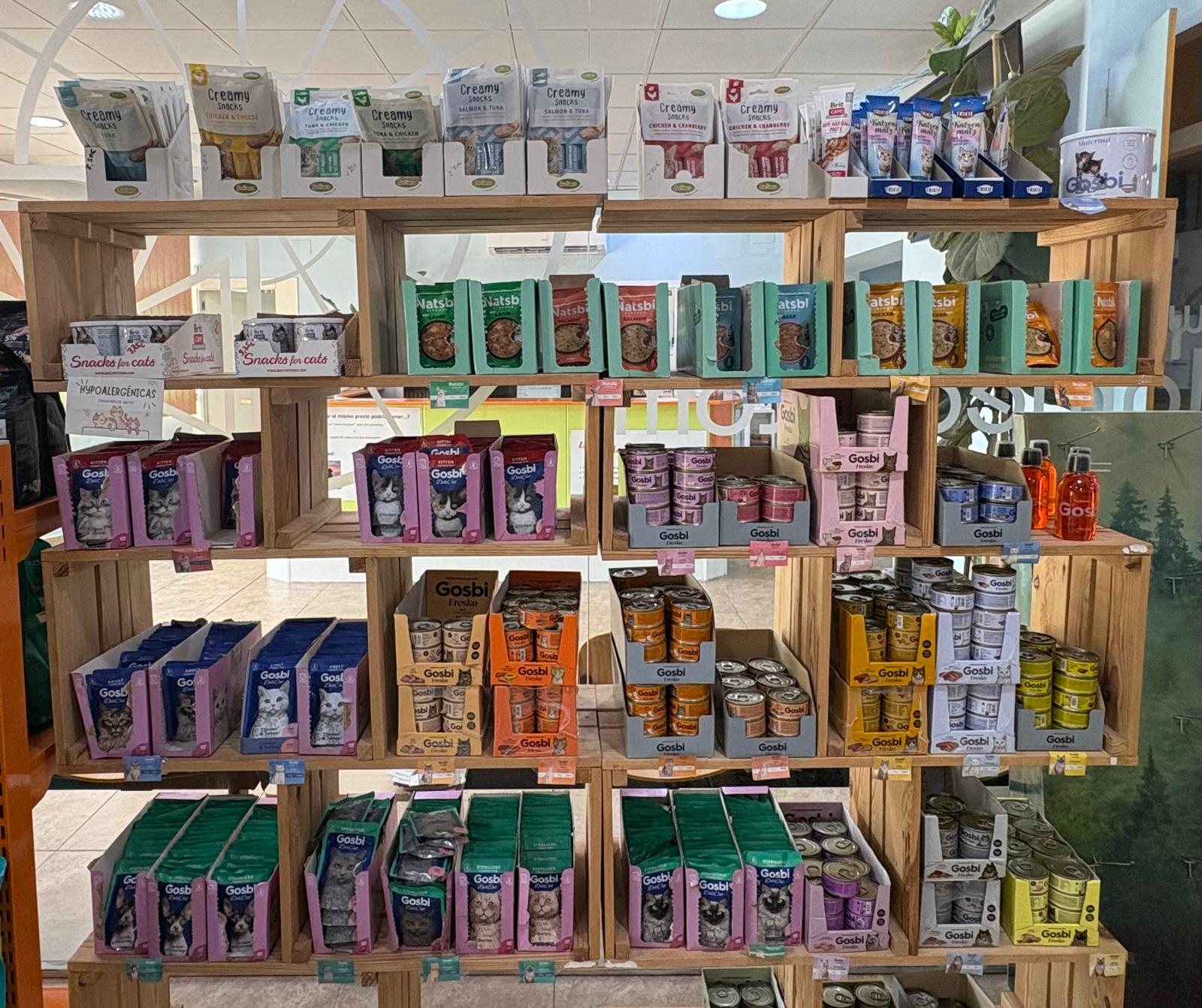 Expositor de snacks y alimentación húmeda para gatos